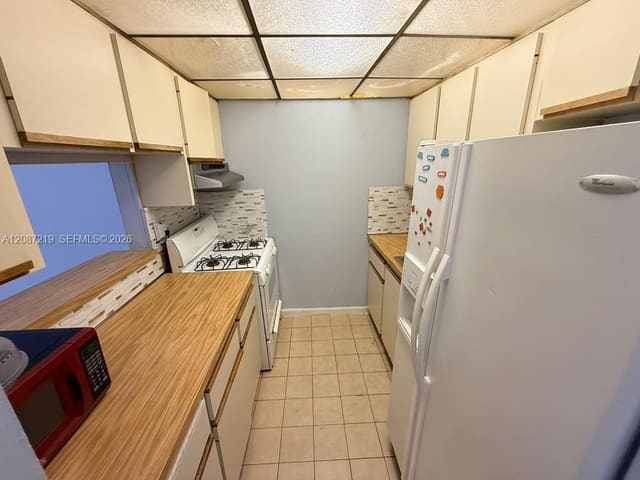 1255 W 53rd Street 309, Hialeah, FL 33012