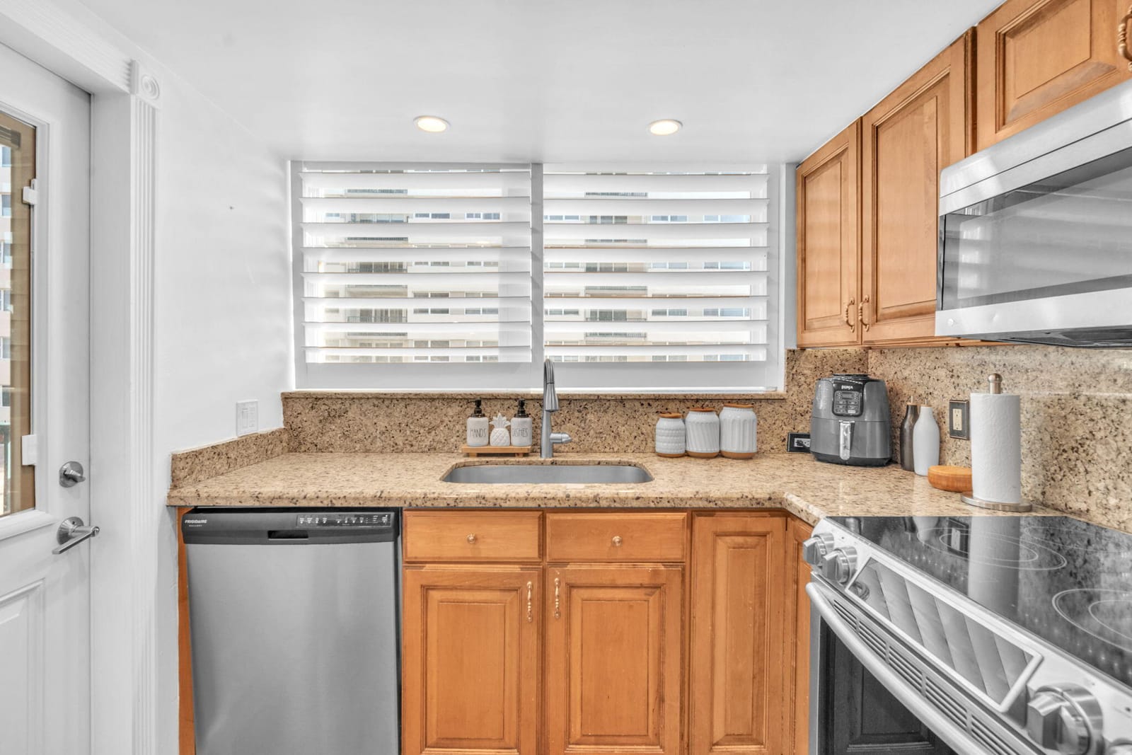 1239 HILLSBORO MILE 202, Hillsboro Beach, FL 33062 photo 7