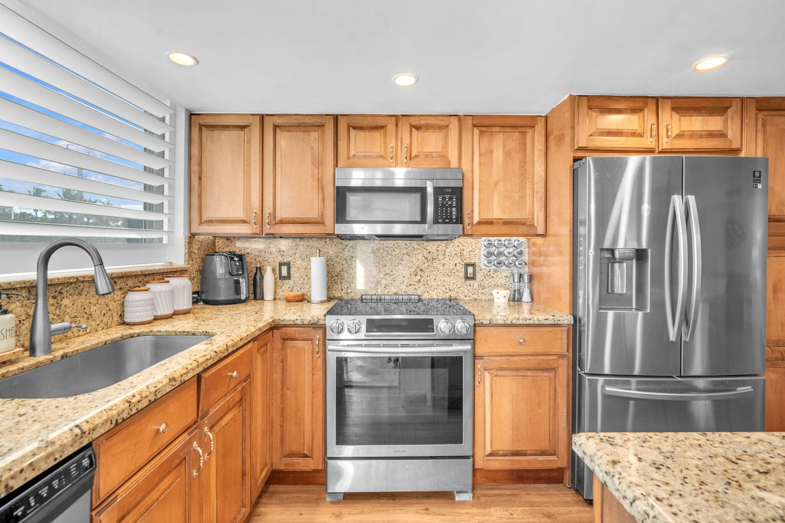 1239 HILLSBORO MILE 202, Hillsboro Beach, FL 33062 photo 8