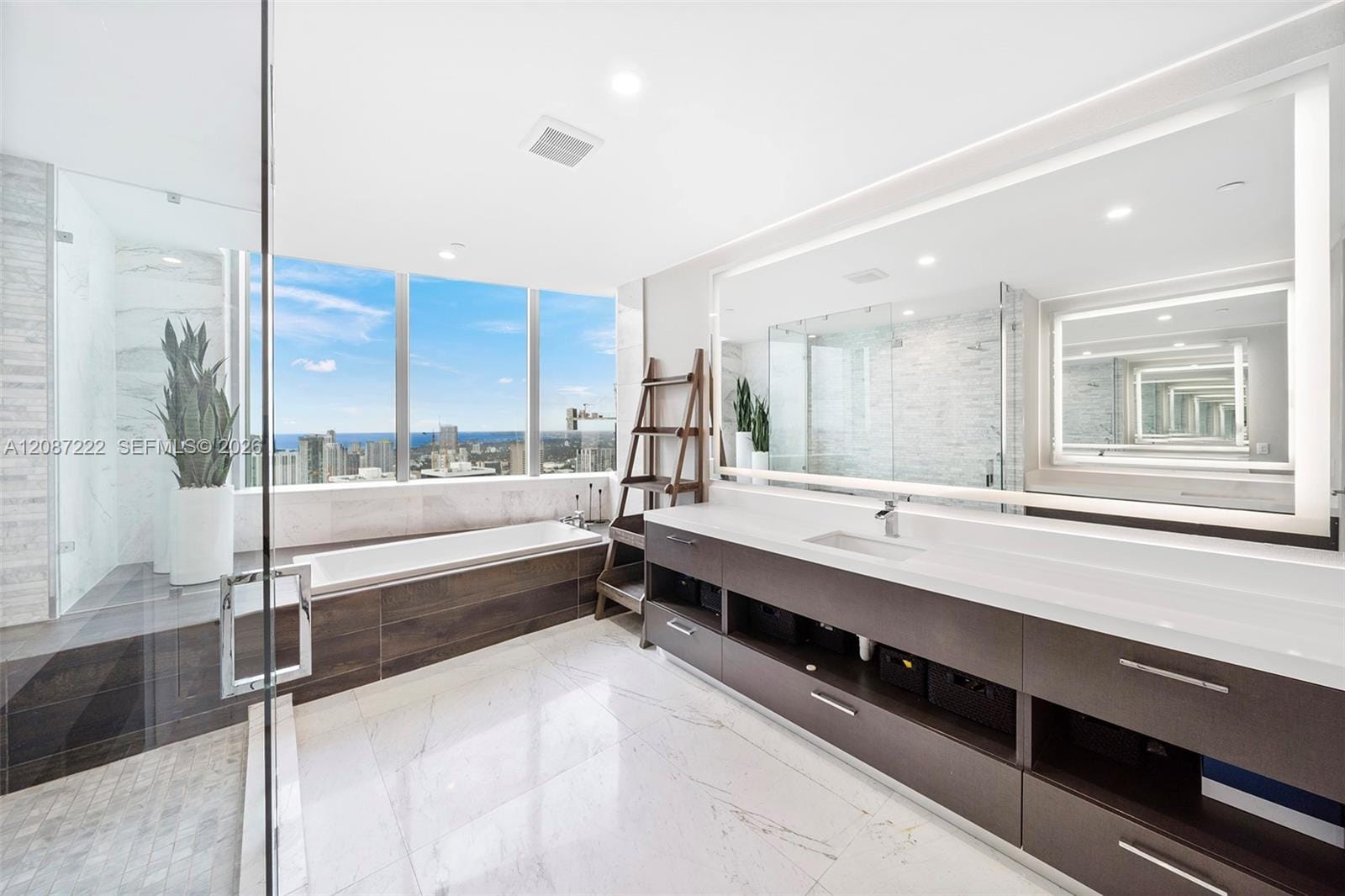 851 NE 1st Avenue 5312, Miami, FL 33132 photo 28