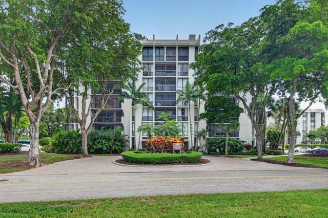 1863 Bridgewood Drive, Boca Raton, FL 33434