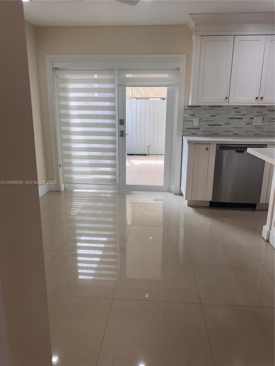 7075 NW 173rd Drive 1406 — photo 9