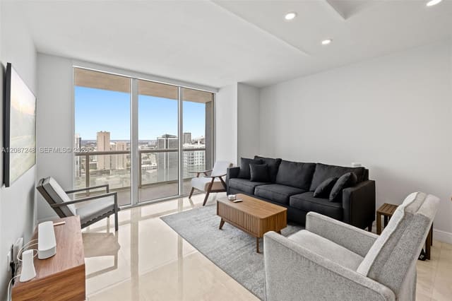 50 Biscayne Boulevard 4405, Miami, FL 33132
