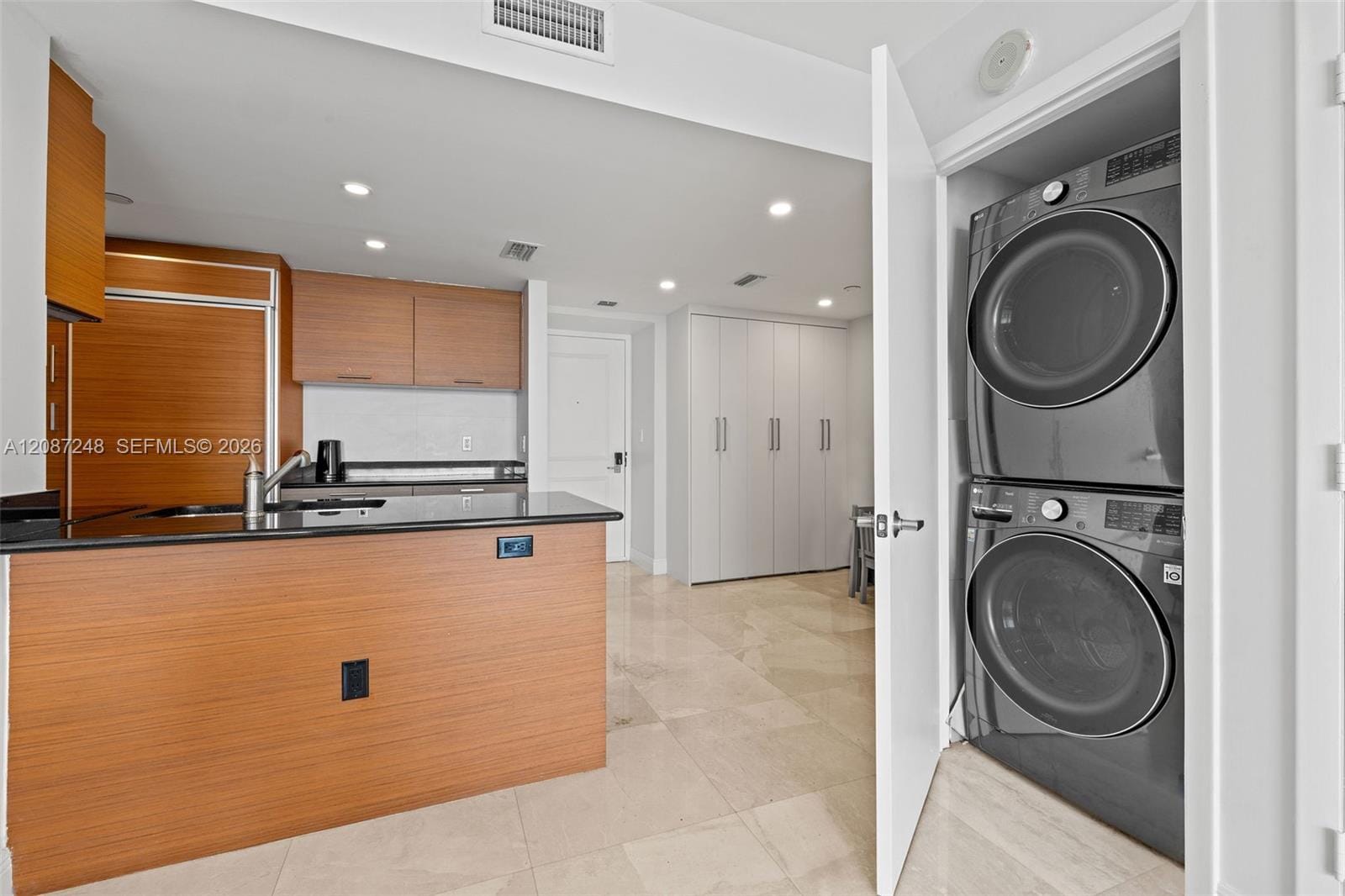 50 Biscayne Boulevard 4405, Miami, FL 33132 photo 13