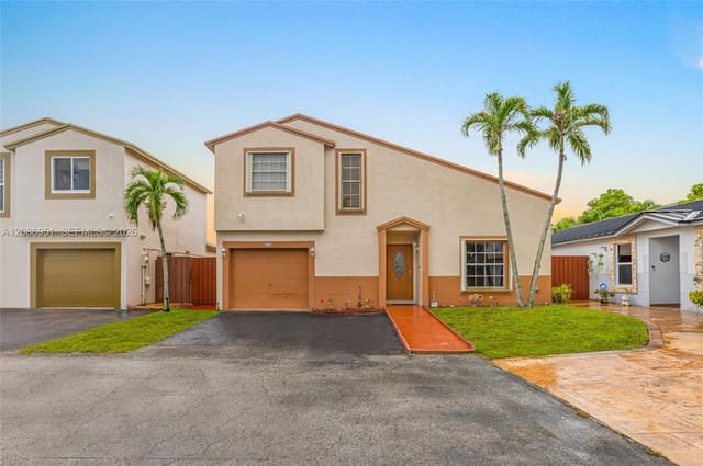 6746 NW 199th Street, Country Lake Homes 2nd Ad, Hialeah, FL