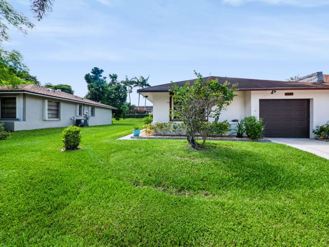 4948 Regina Court, Palm Hill Villas Unit One, West Palm Beach, FL
