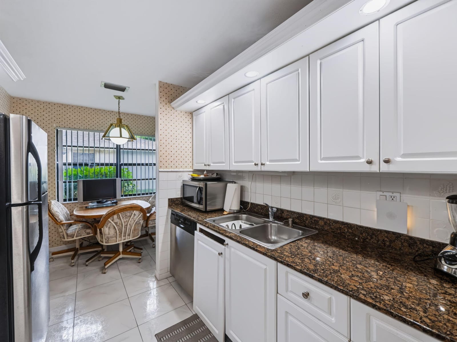 4948 Regina Court — photo 6