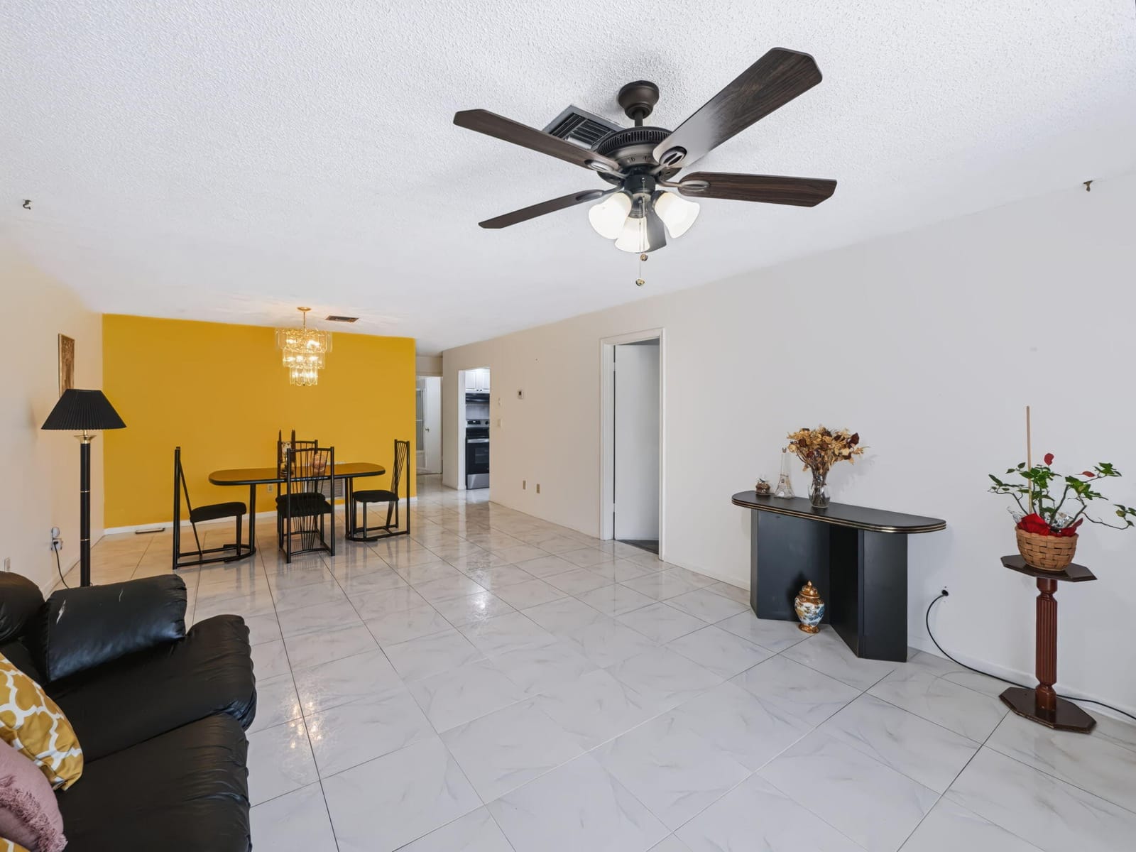 4948 Regina Court — photo 9