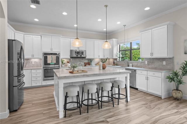8142 Bradford Way, Parkland, FL 33076