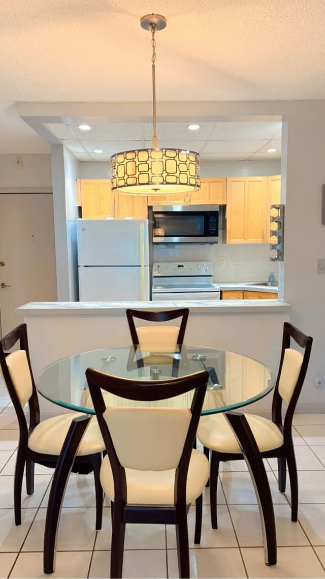 1560 MCKINLEY Street 111W, Hollywood, FL 33020