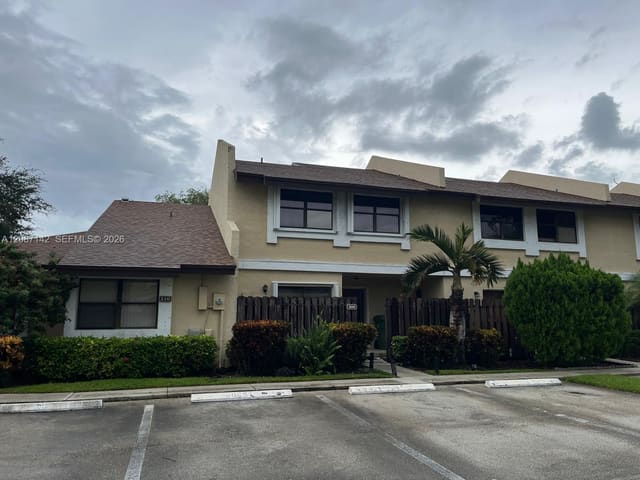 310 SW 96th Terrace, Pembroke Pines, FL 33025