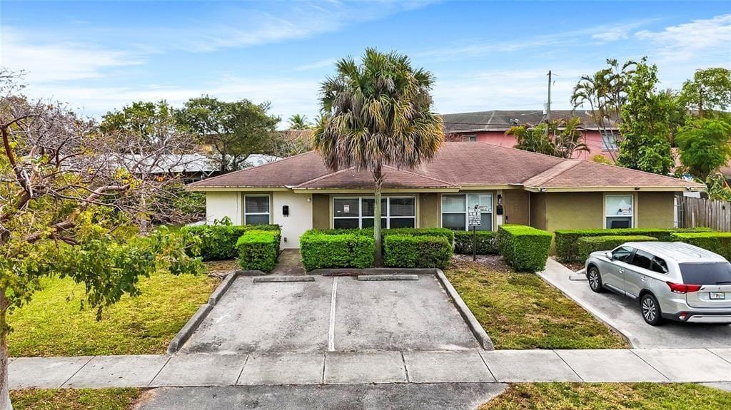 330 Avondale Drive — photo 1