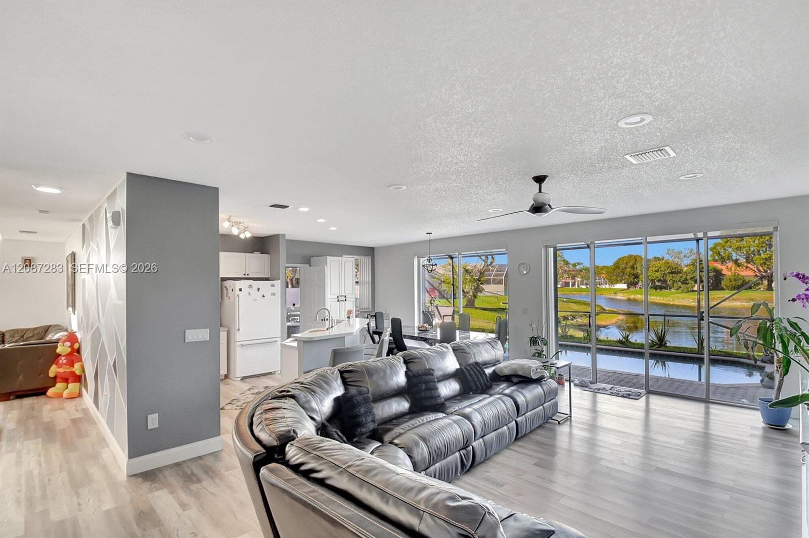 7647 Rockport Circle — photo 3