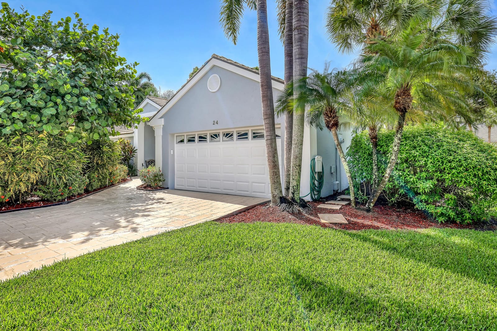 24 Admirals Court, Palm Beach Gardens, FL 33418 photo 1
