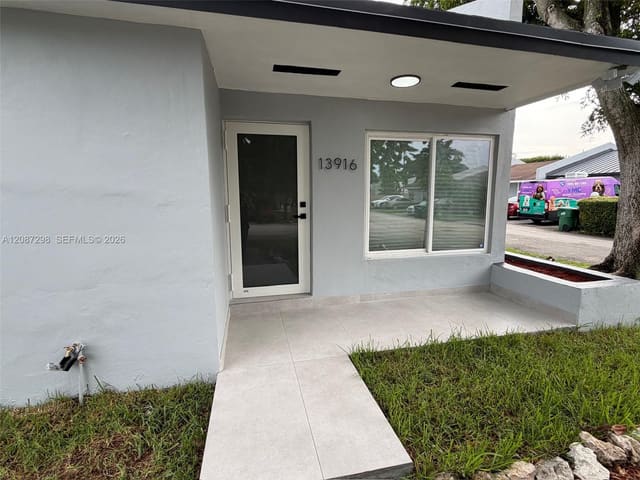 13916 SW 56th Lane, Miami, FL 33183
