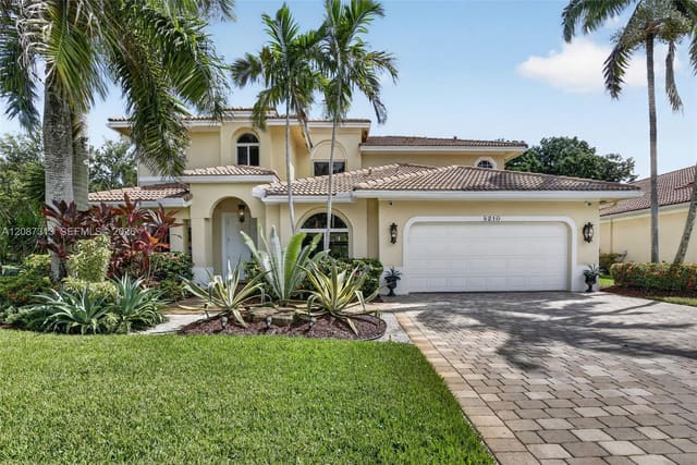 8210 Phoenician Court, Davie, FL 33328