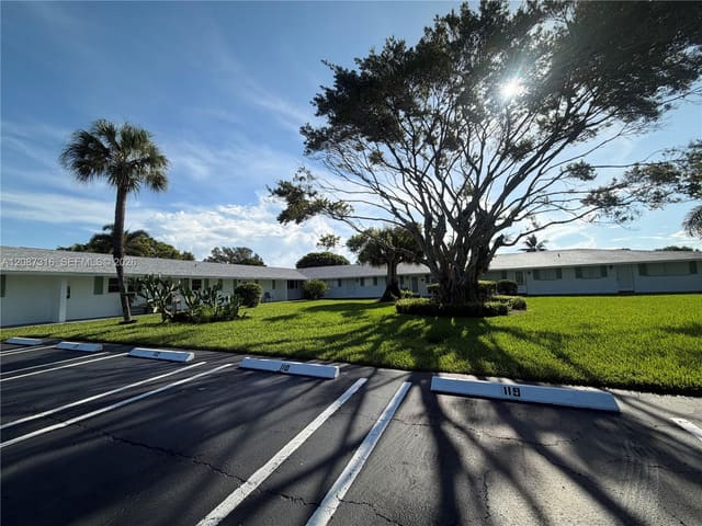 400 SW Golfview Terrace 112, Boynton Beach, FL 33426