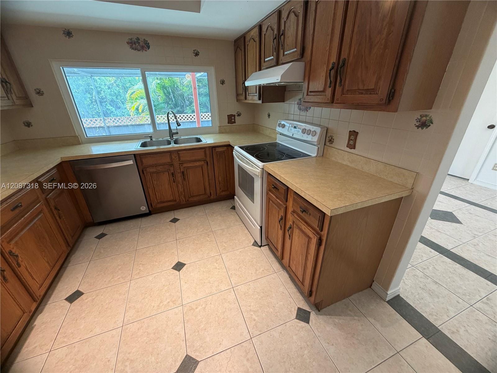 3123 SE Quanset Circle — photo 2