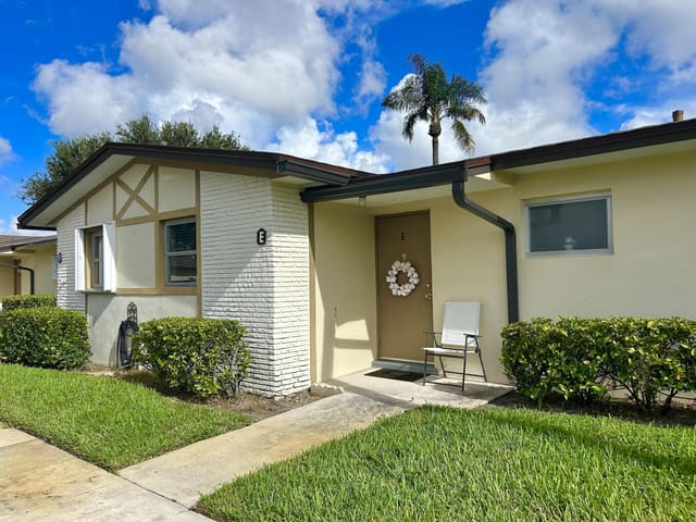 2811 Ashley Drive W E, West Palm Beach, FL 33415