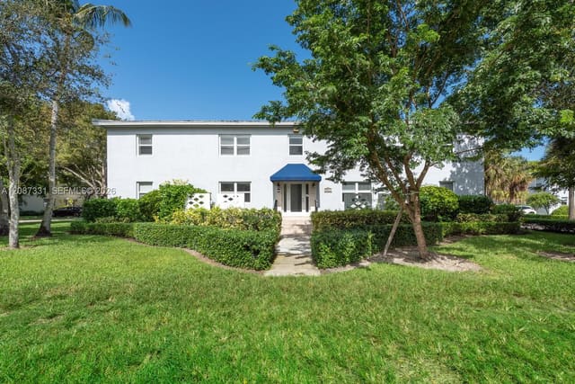 5471 SW 78th Street 16D, Arbors Condo, Miami, FL