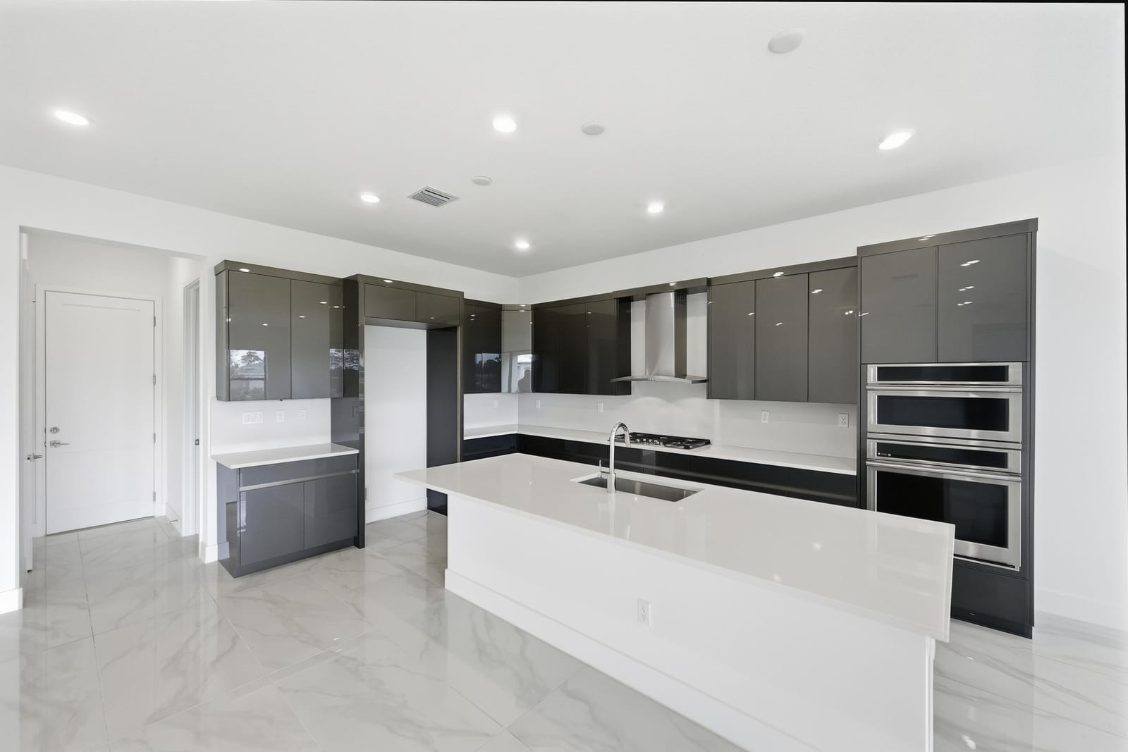 7707 Laurel Park Drive, Lake Worth, FL 33449 photo 2