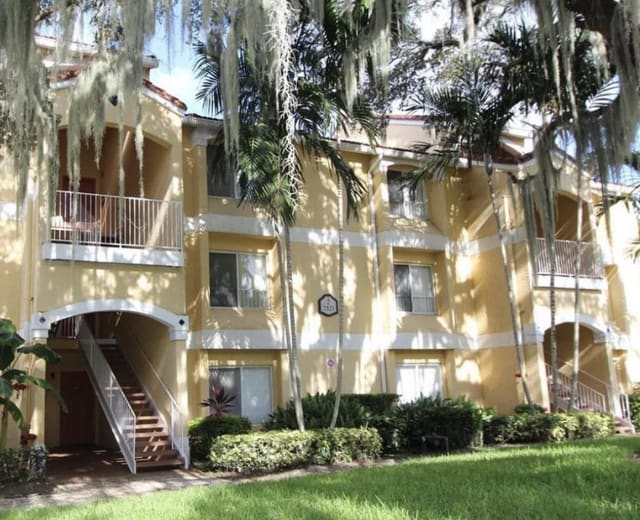 2321 NW 33rd Street 209, Oakland Park, FL 33309