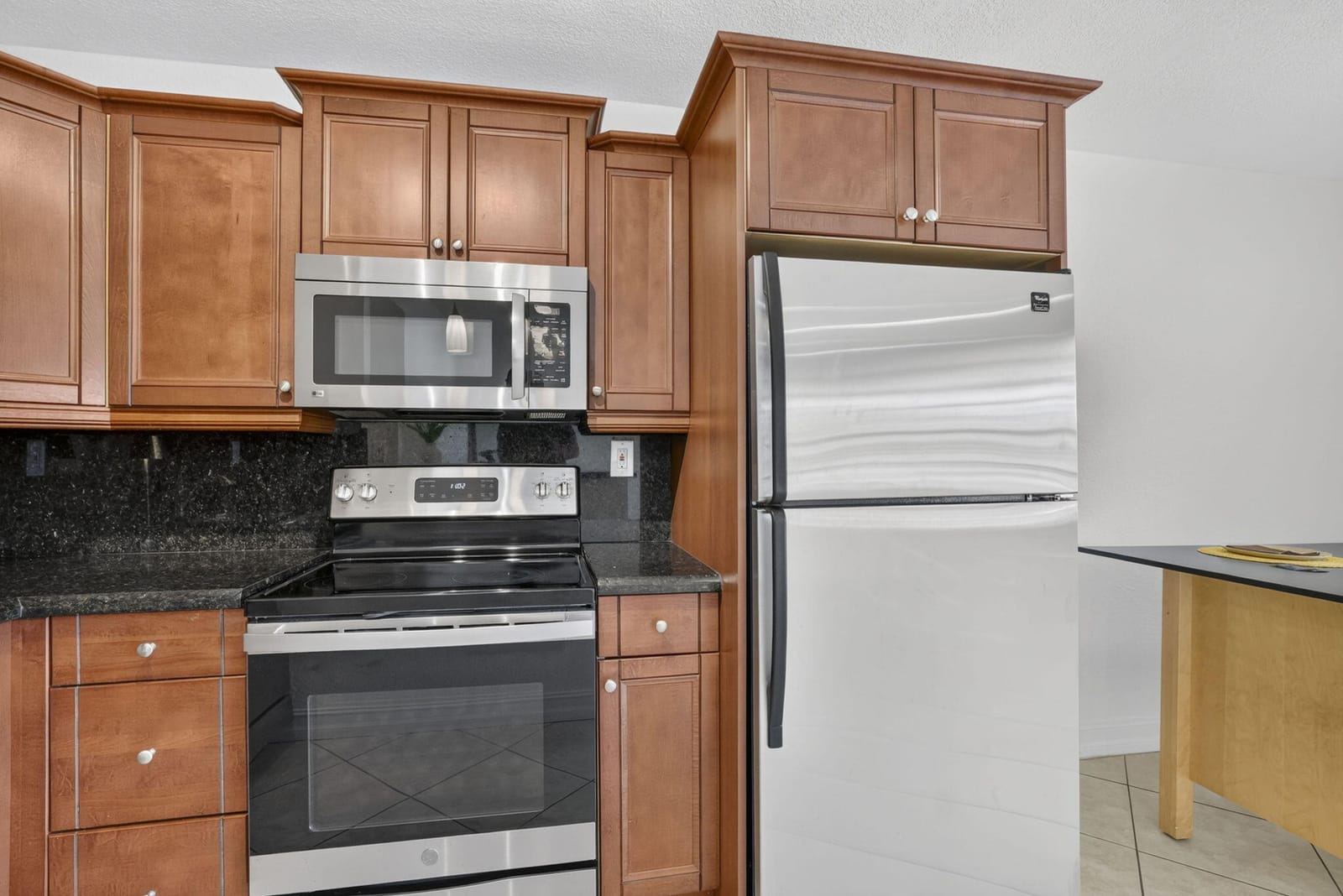4051 NE 13TH Avenue NE 76-3 — photo 3