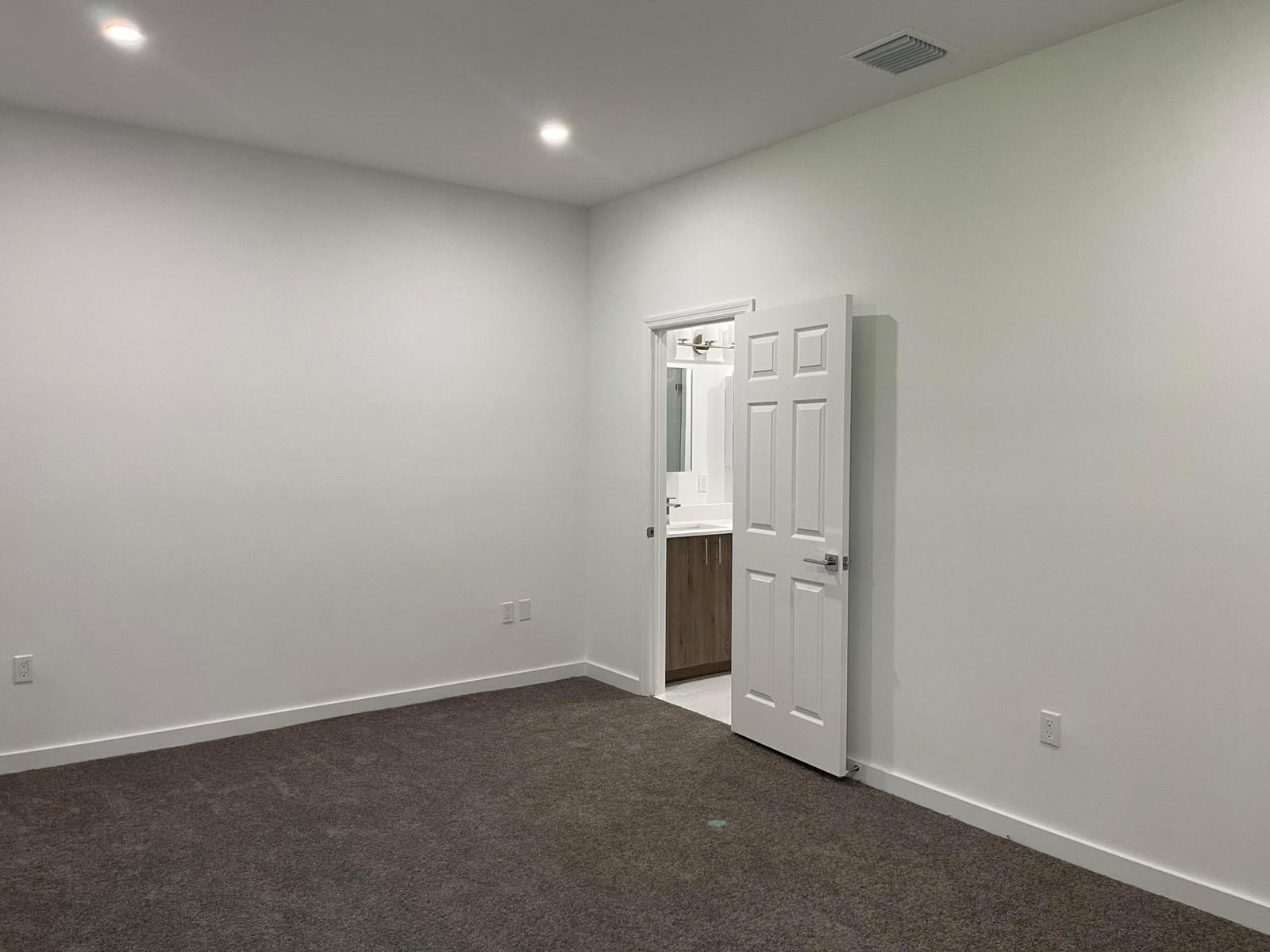 1350 CRYSTAL Way 107 — photo 10