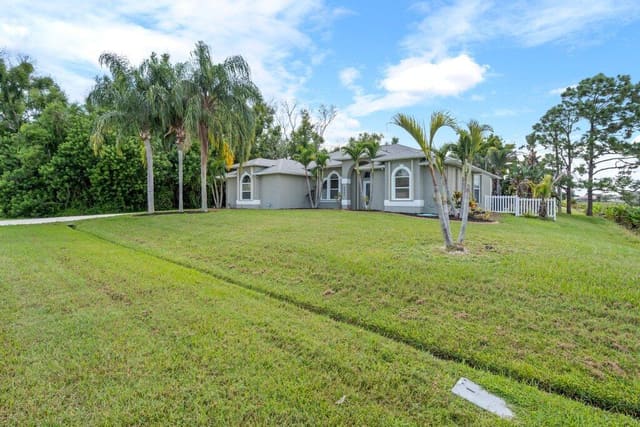 6862 NW Jorgensen Road, Port St. Lucie, FL 34983