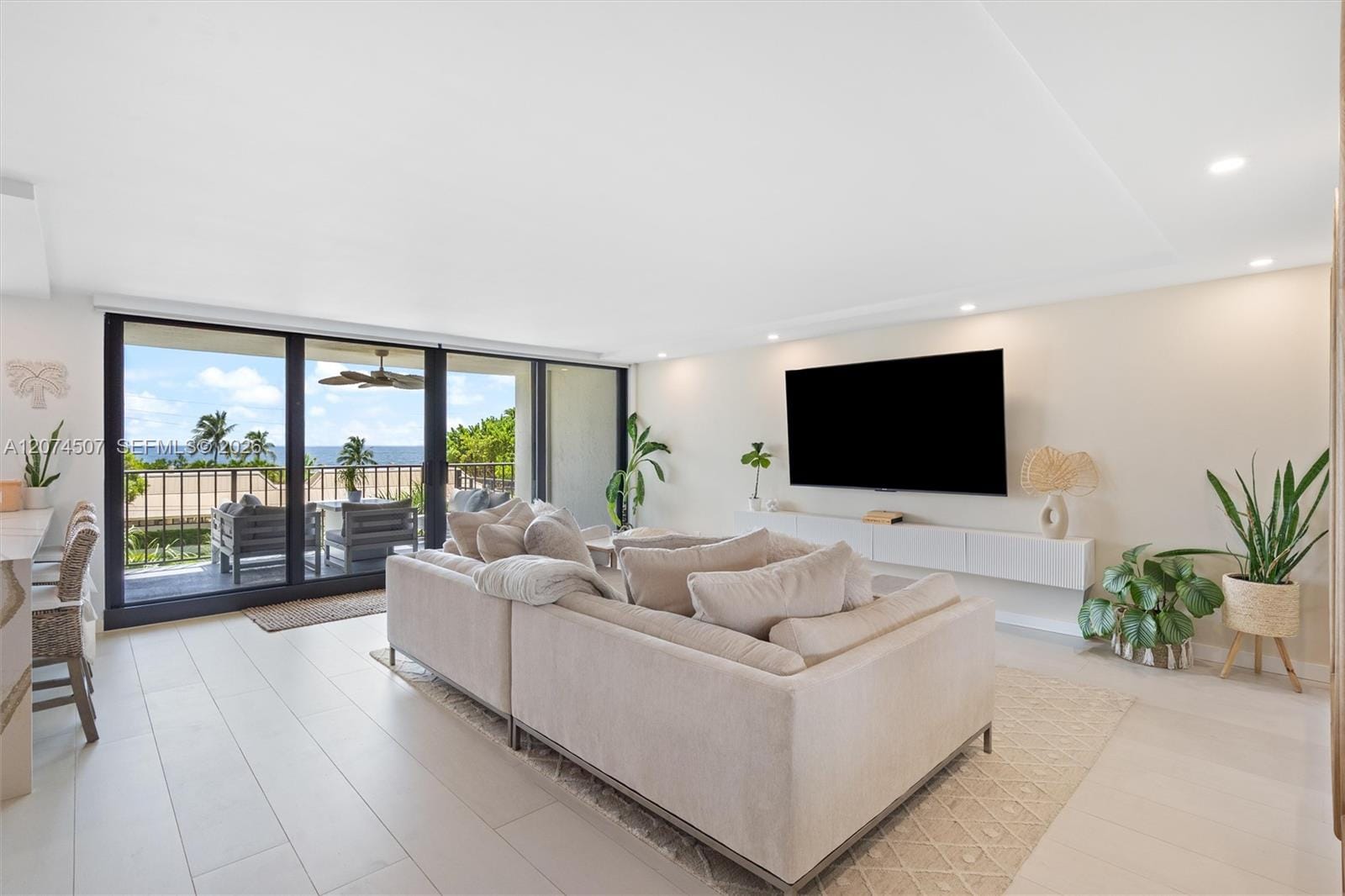 1905 N Ocean Boulevard 3D — photo 2