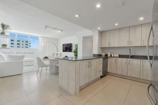 7525 E Treasure Drive 710, North Bay Village, FL 33141