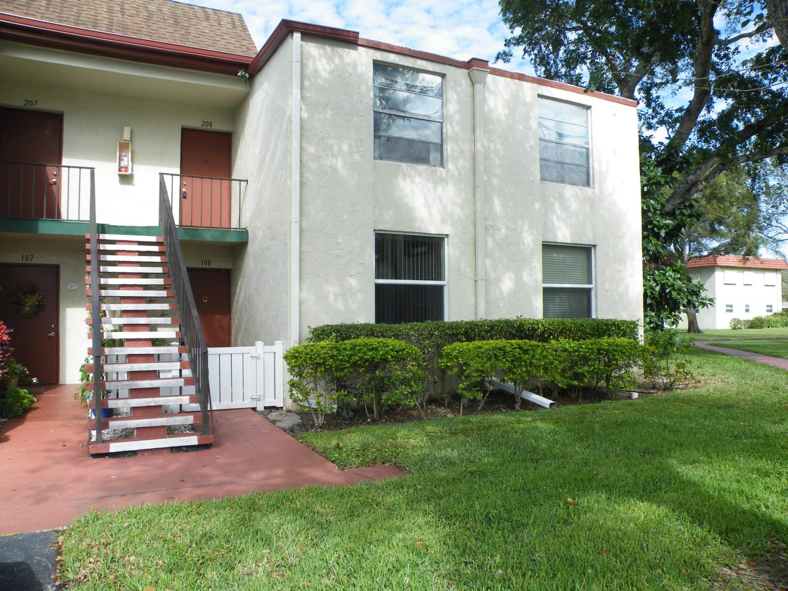 15 Willowbrook Lane 108 — photo 1