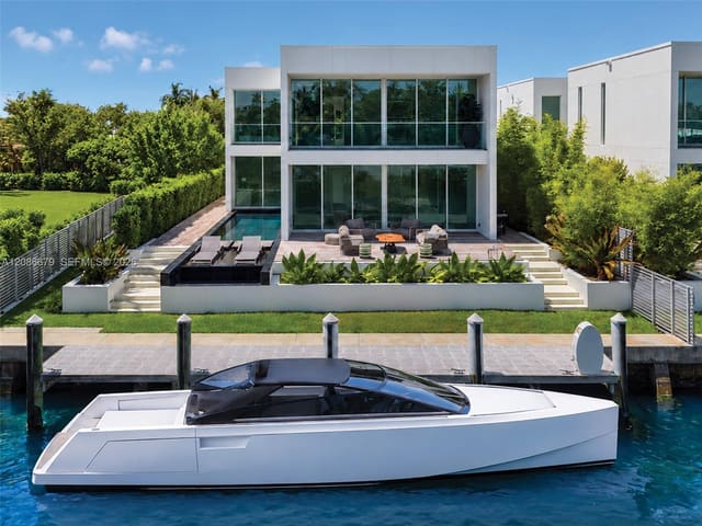 1011 W 48th Street 8, Miami Beach, FL 33140