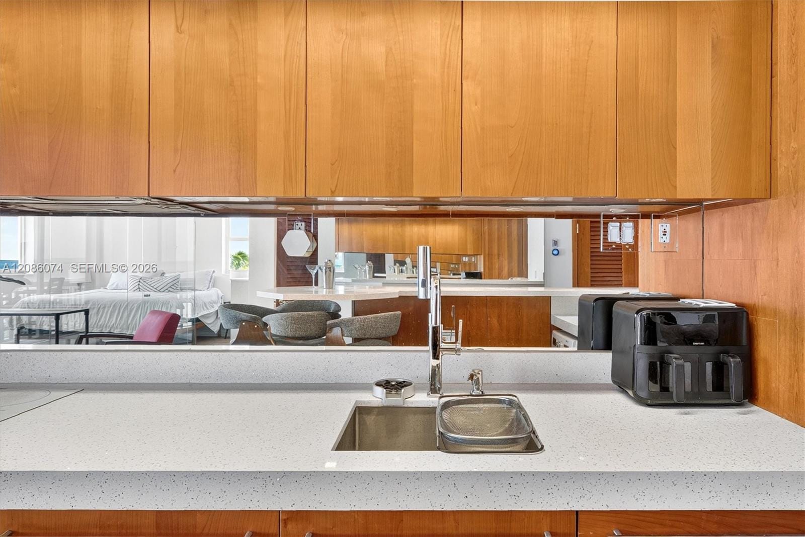 401 Ocean Drive 518, Miami Beach, FL 33139 photo 17