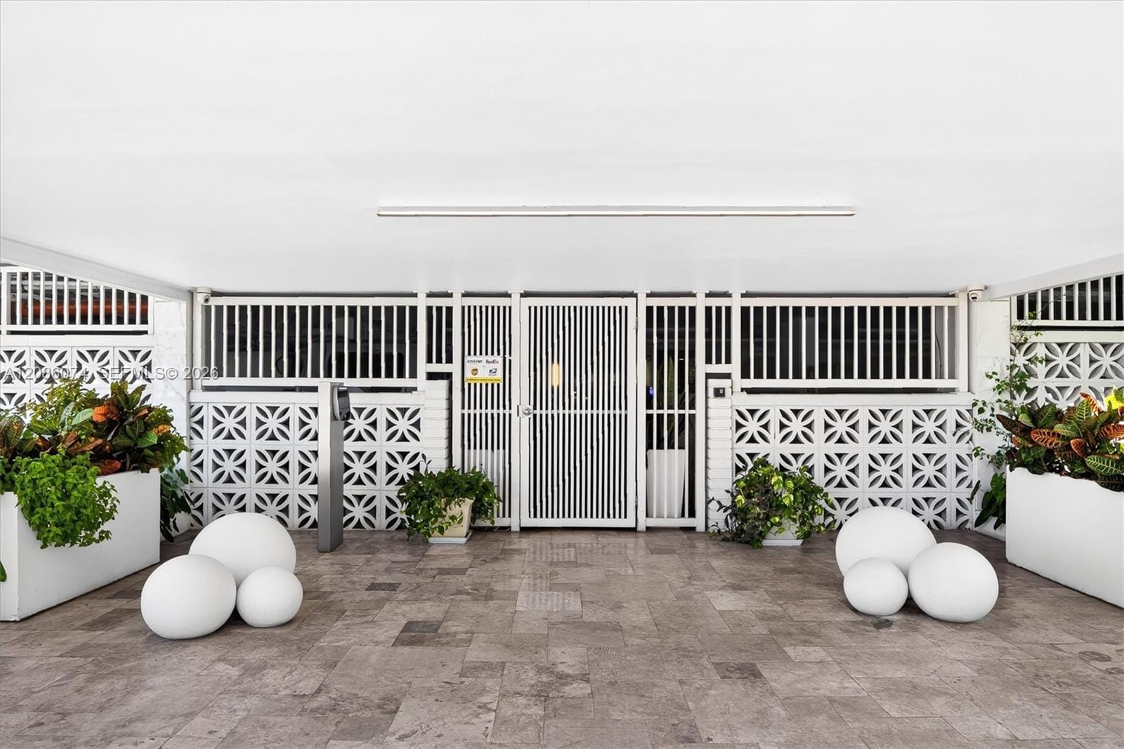 401 Ocean Drive 518 — photo 4