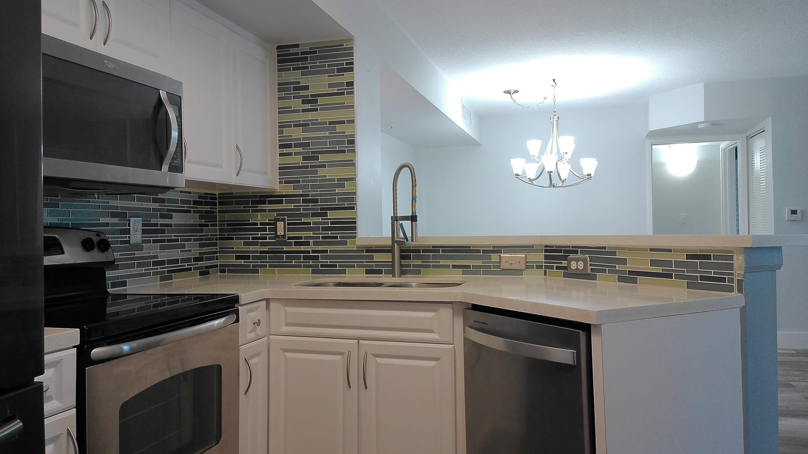 1000 Scotia Drive 304 — photo 4