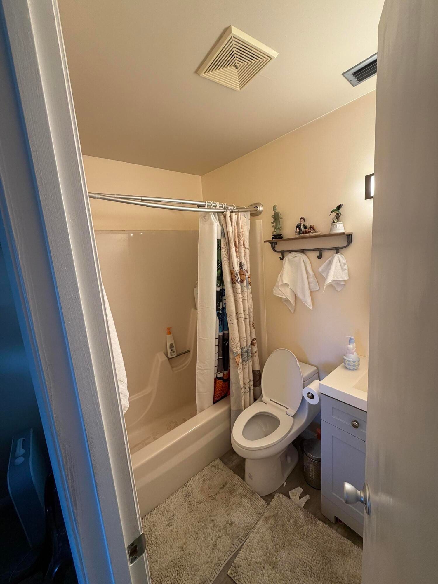 96 SPRING LAKE Drive 205 — photo 8
