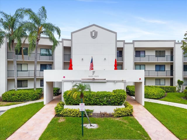 10634 W Clairmont Circle, Clairmont Condominium F, Tamarac, FL