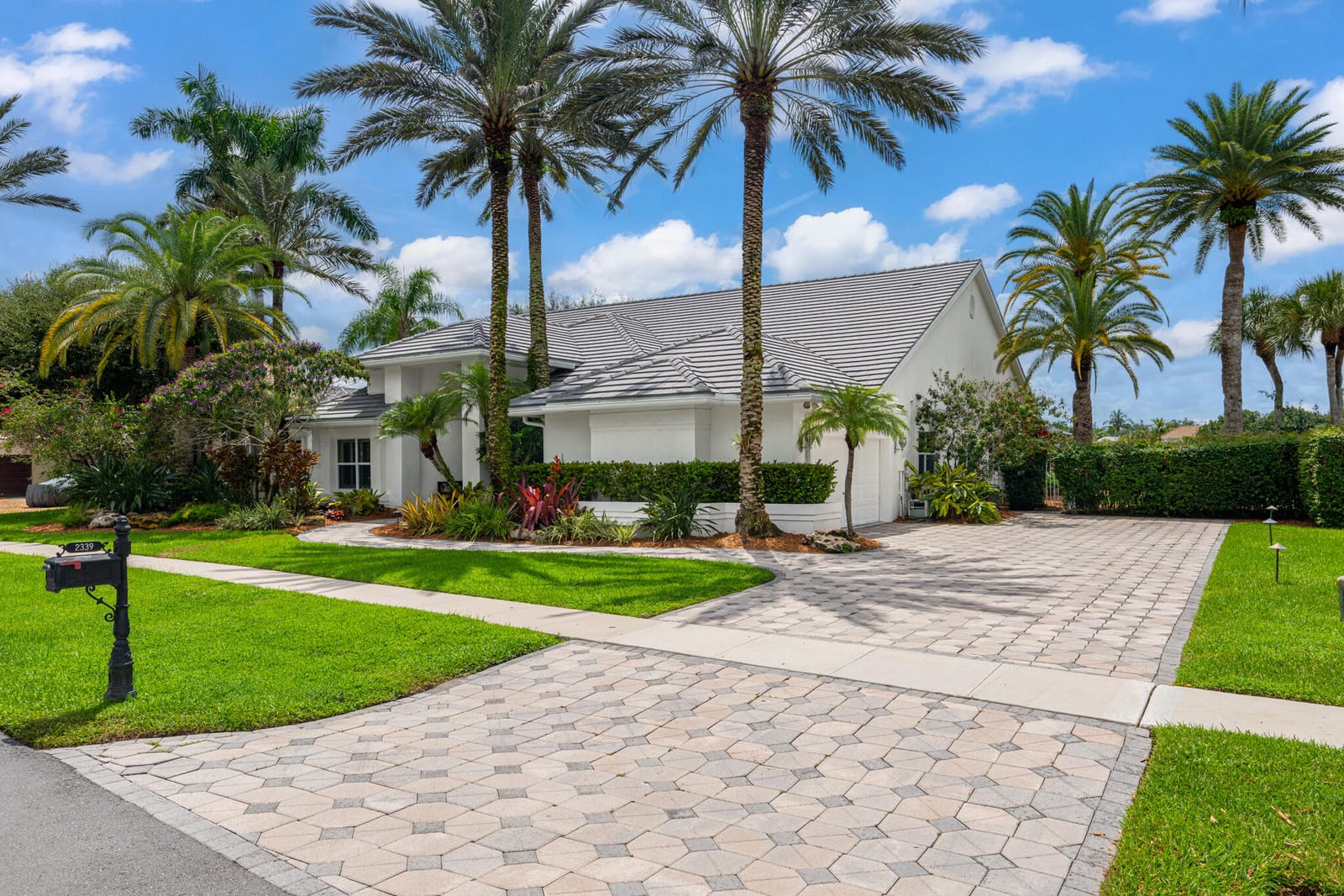2339 Newbury Drive, Wellington, FL 33414 photo 2