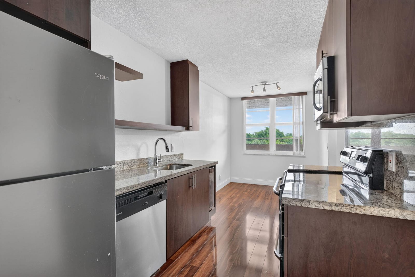 250 Jacaranda Drive 411, Plantation, FL 33324 photo 2