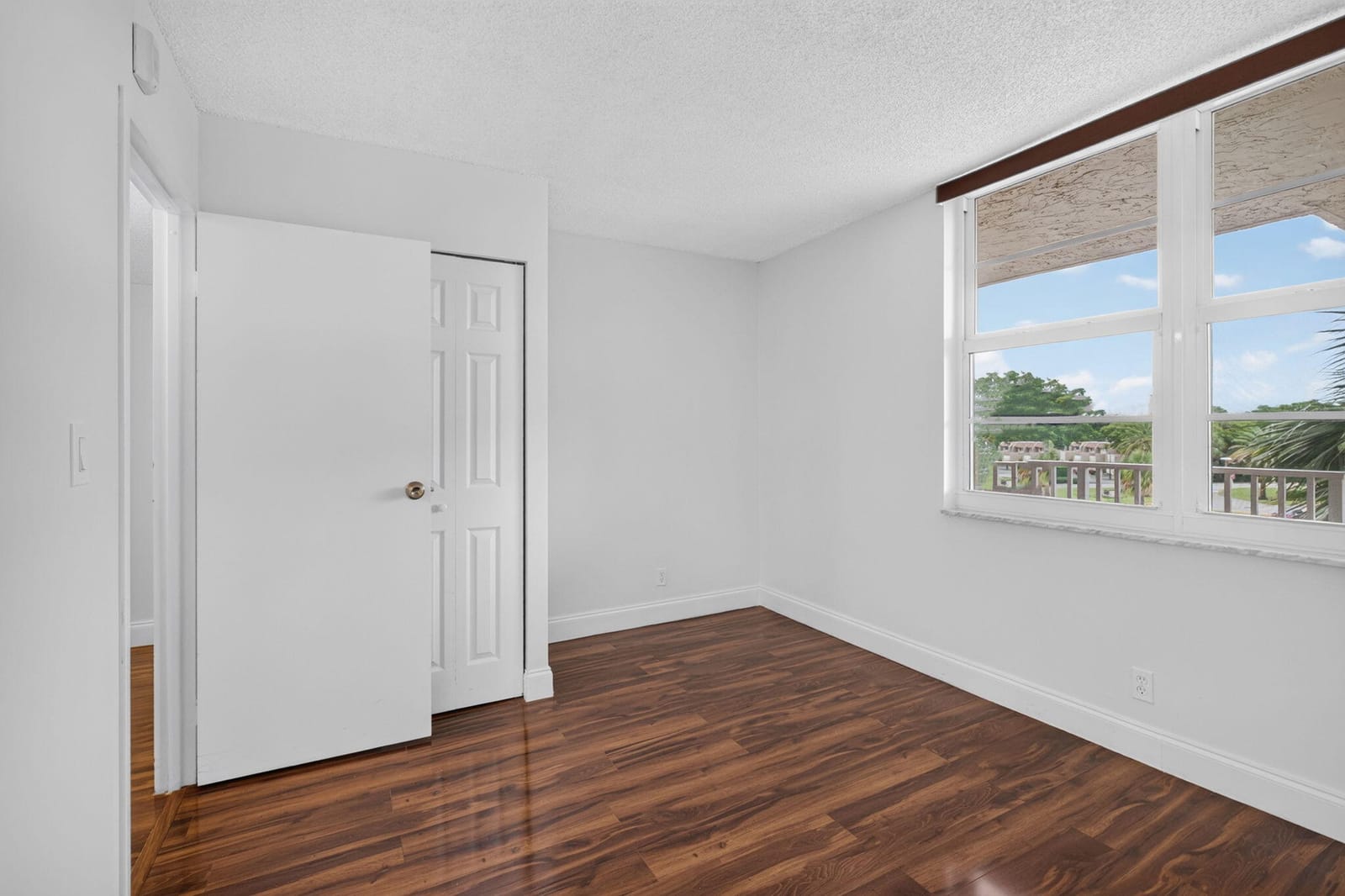 250 Jacaranda Drive 411, Plantation, FL 33324 photo 15