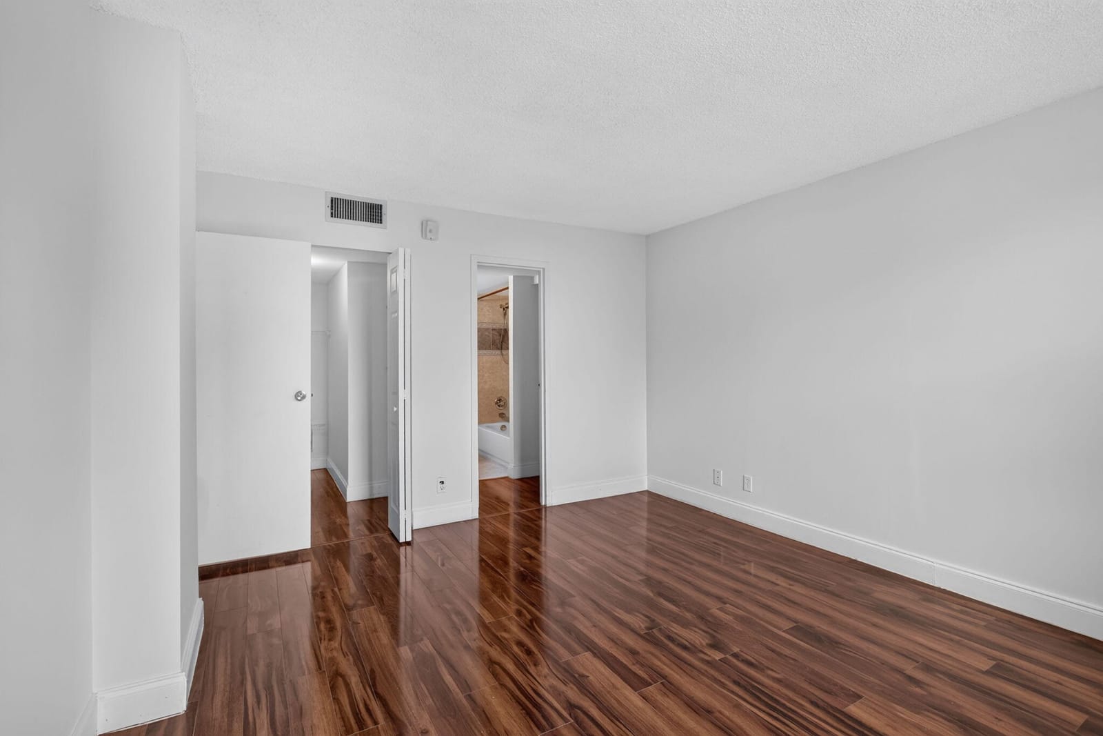 250 Jacaranda Drive 411, Plantation, FL 33324 photo 10