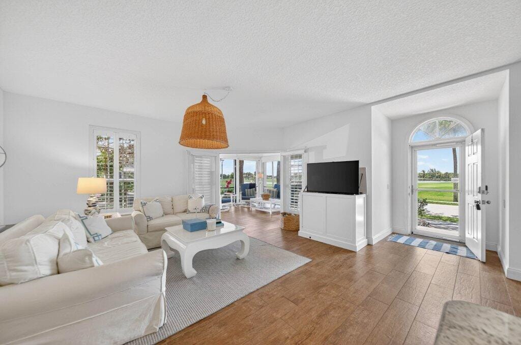 391 NE Plantation Road 215 — photo 2