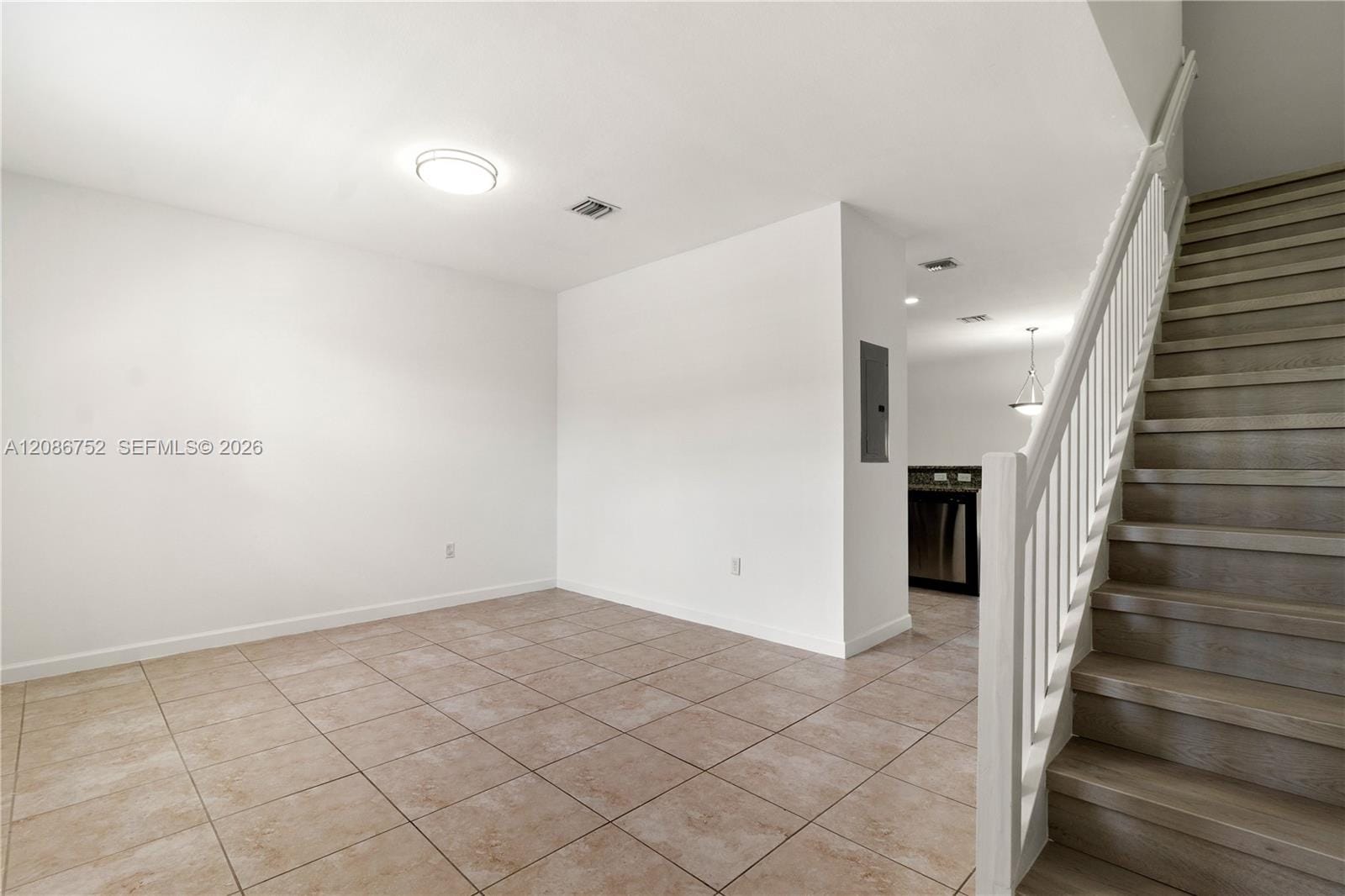 3217 SE 4th Street 3217 — photo 4