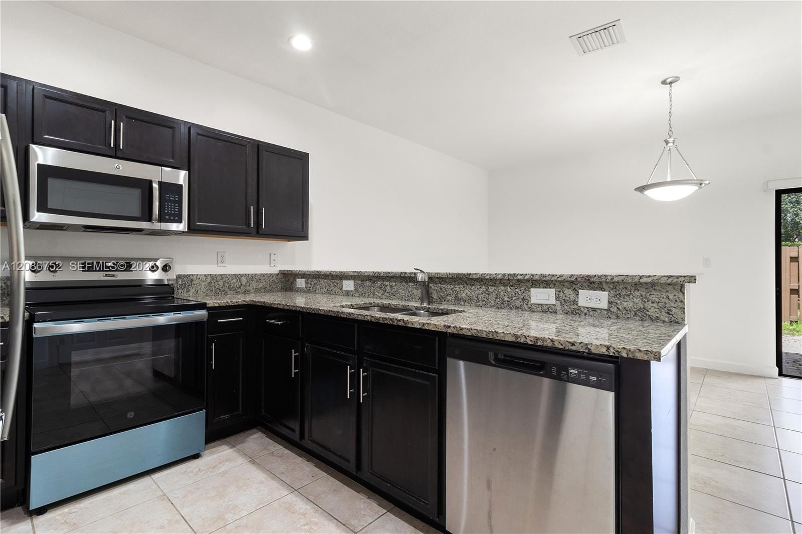 3217 SE 4th Street 3217 — photo 7