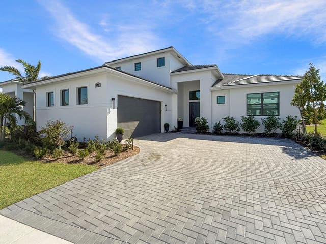 9221 SW Esule Way, Port St. Lucie, FL 34987