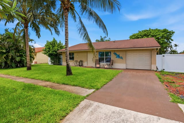 6101 CARTHAGE Circle S, Lake Worth, FL 33463