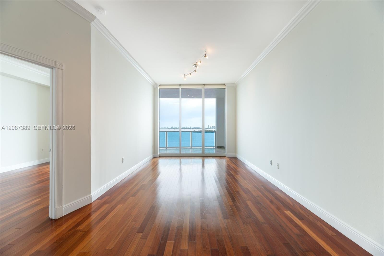 725 NE 22nd Street 8E — photo 9