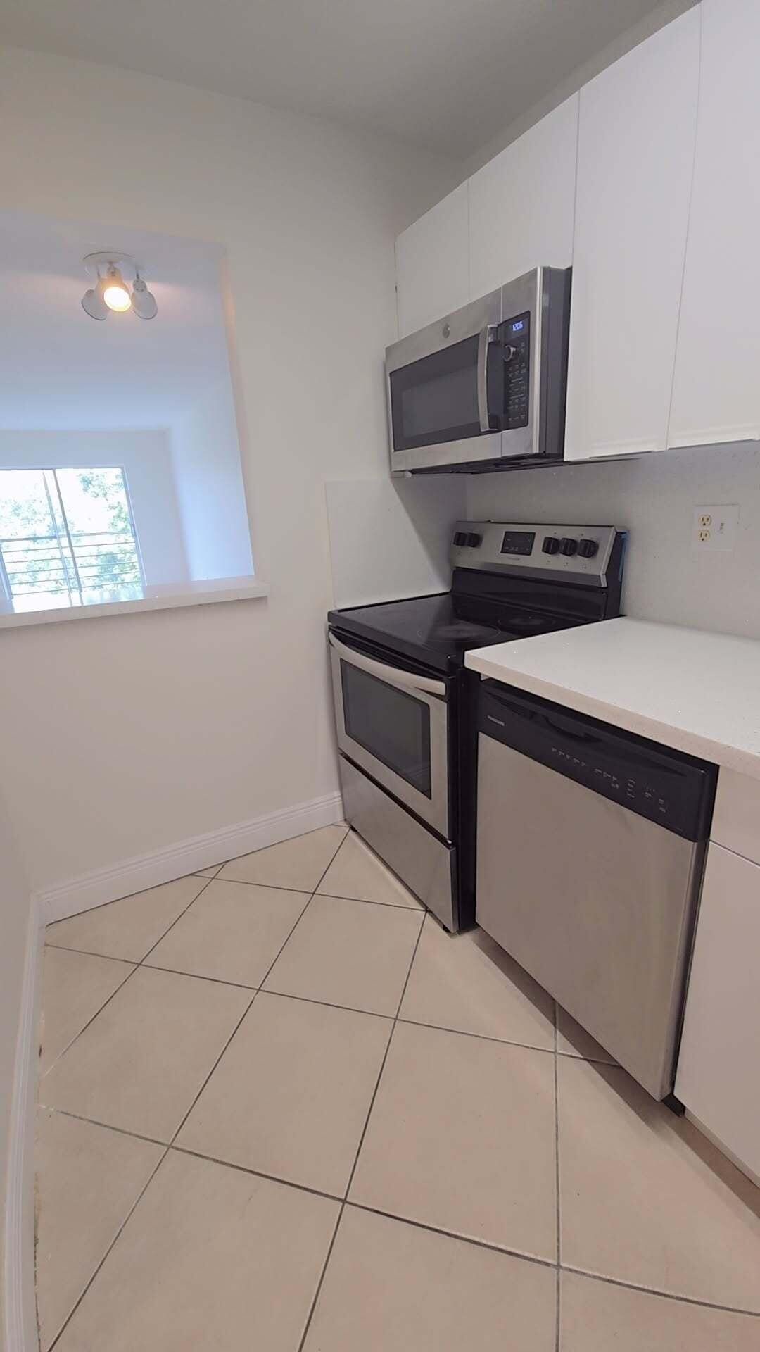 4121 STIRLING Road 404, Dania Beach, FL 33314 photo 2