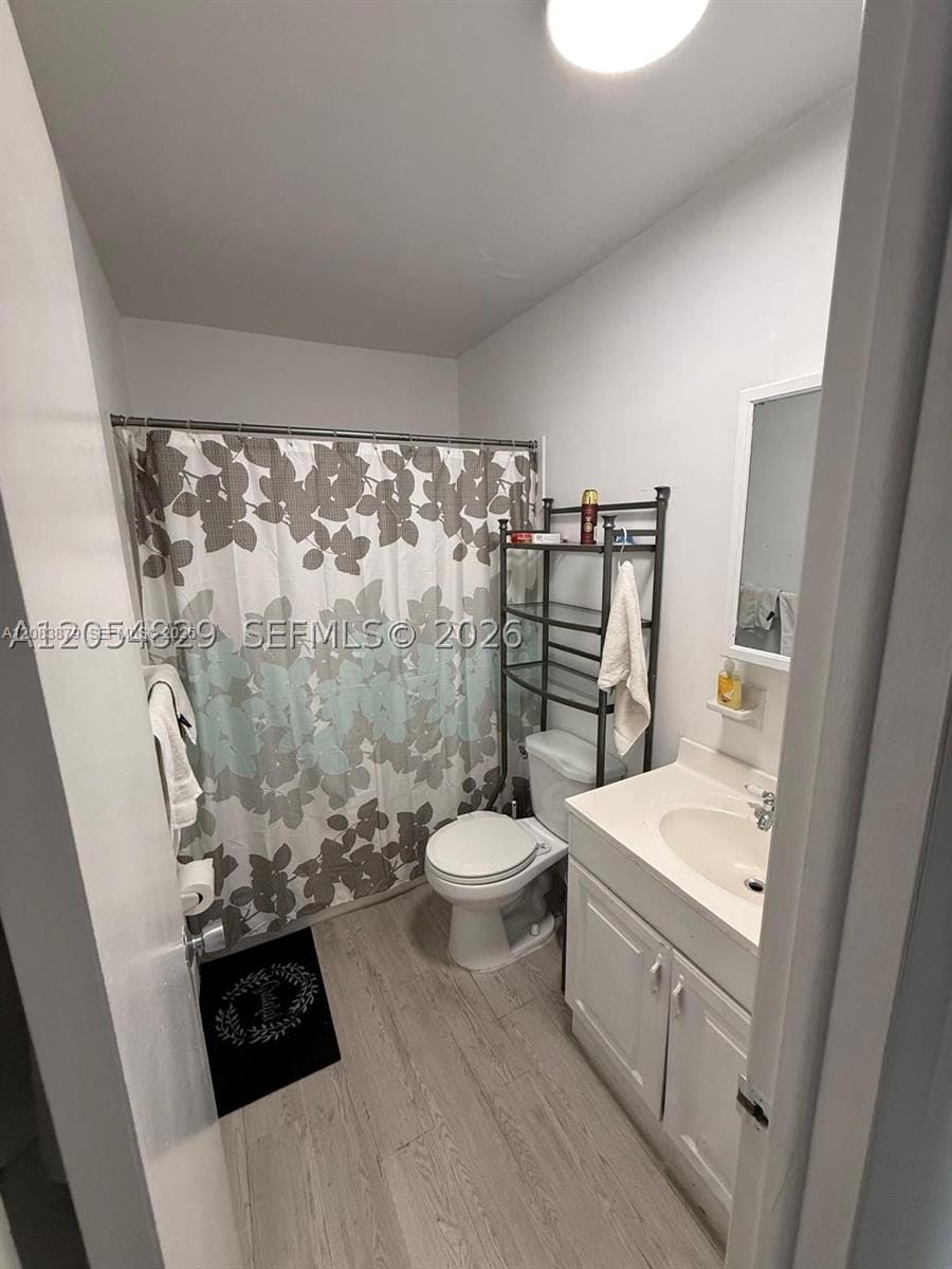 3536 NE 168th Street 403, North Miami Beach, FL 33160 photo 3